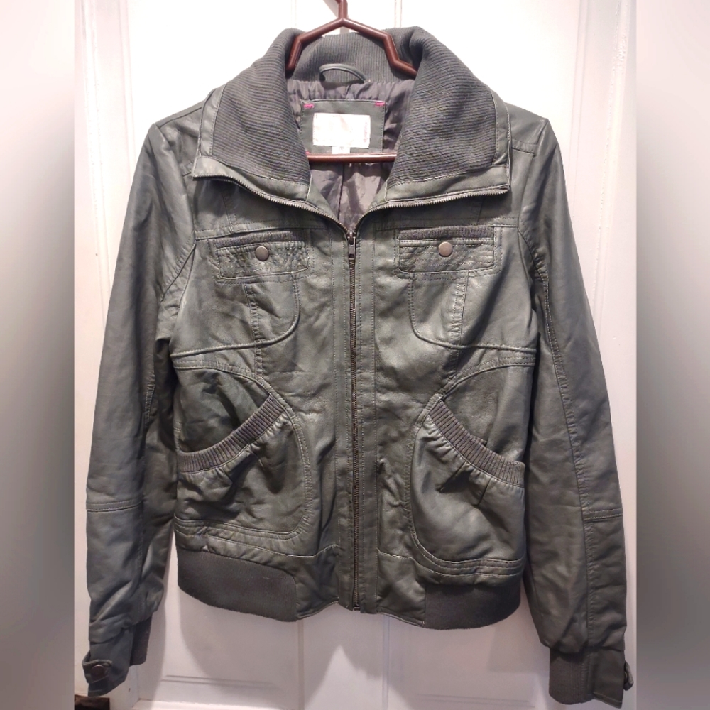 grayLeather jacket